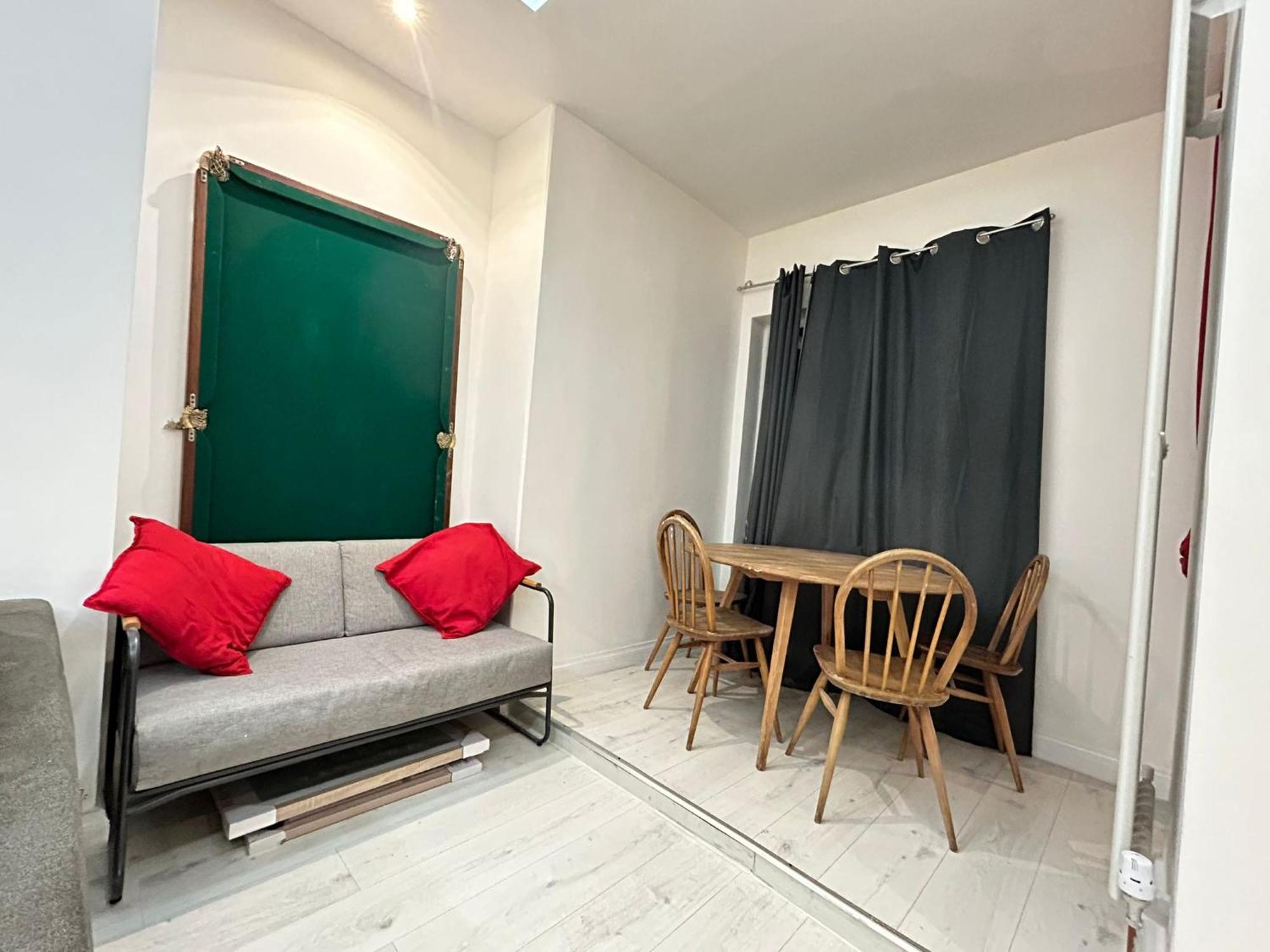 Apartamento 2 Bedroom Flat Wembley Londres