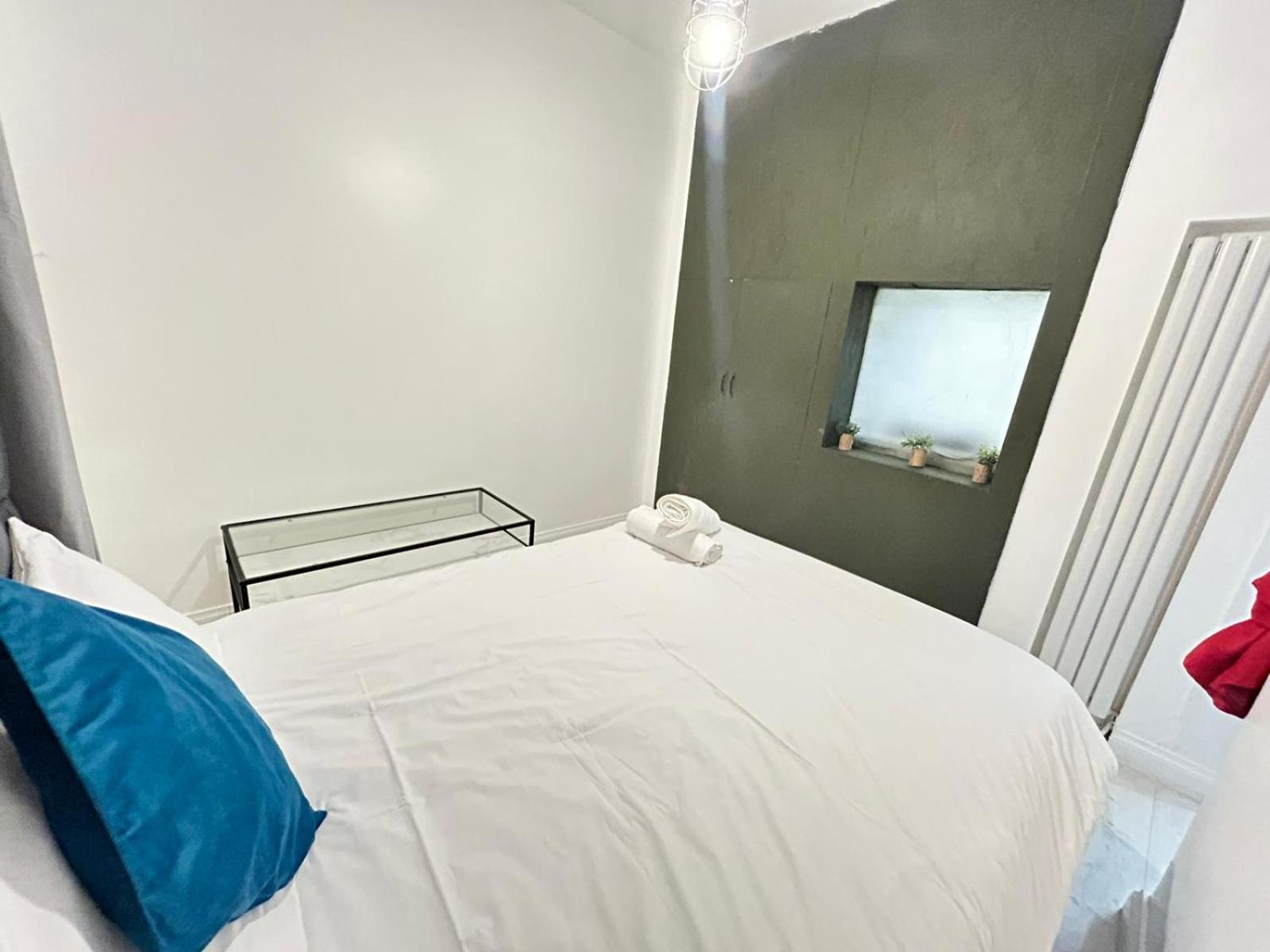 2 Bedroom Flat Wembley * Londres