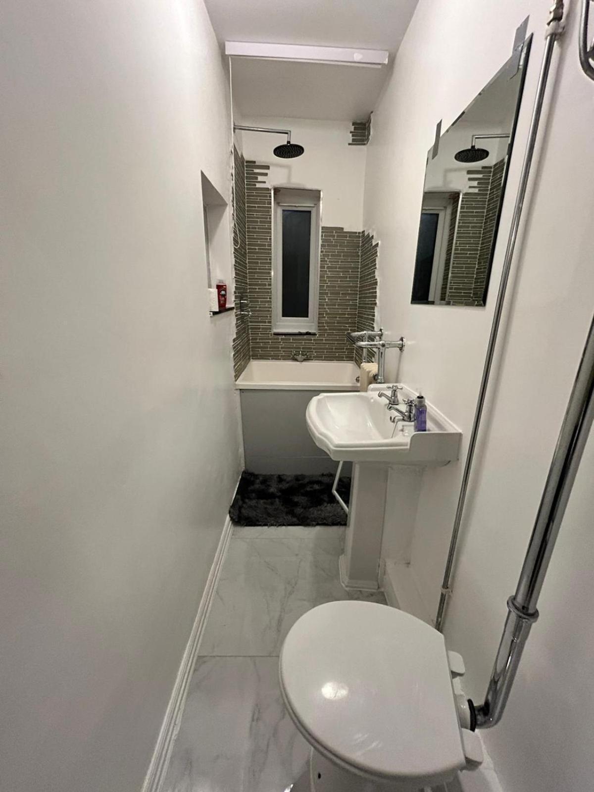 Apartamento 2 Bedroom Flat Wembley Londres