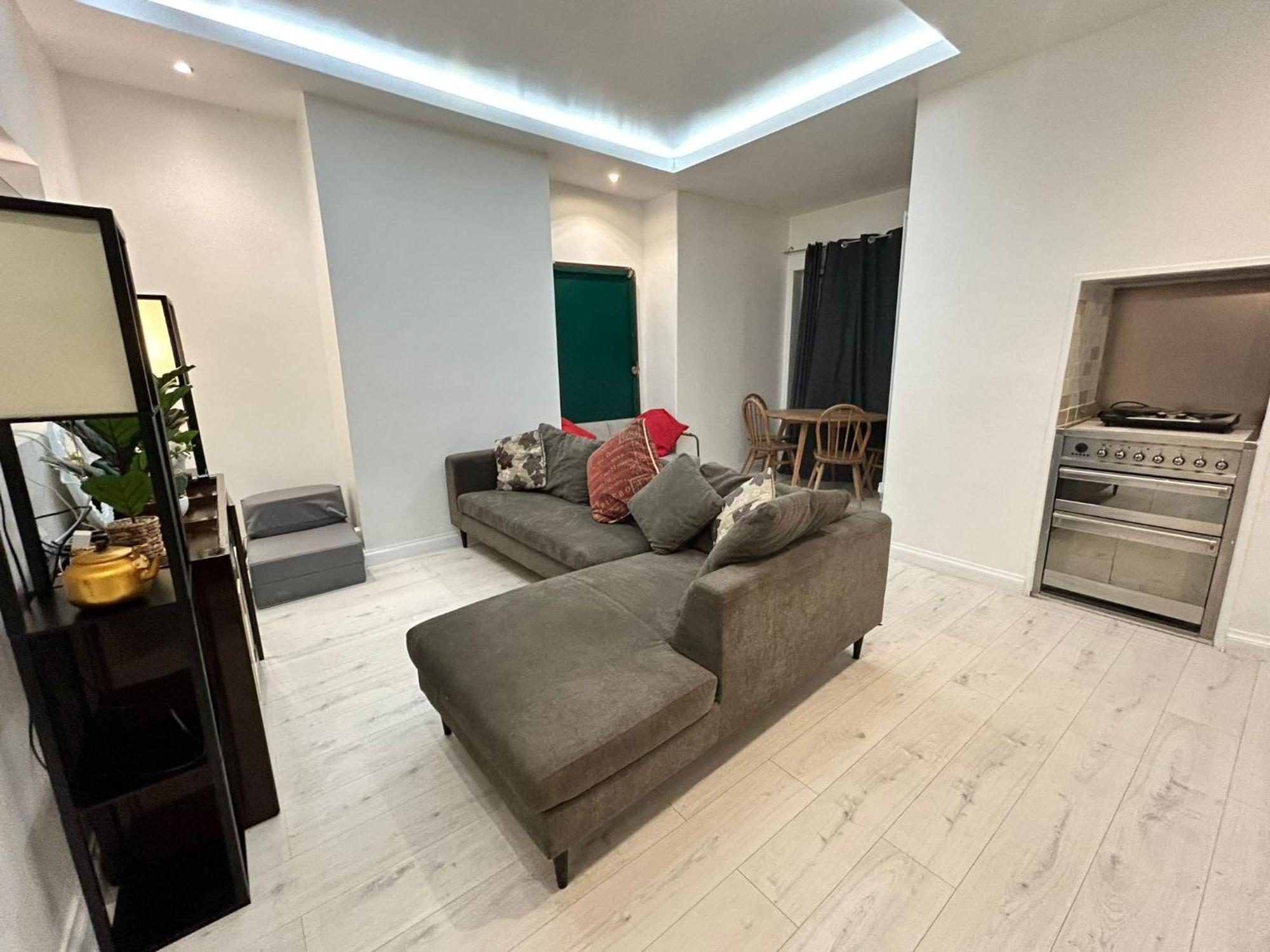2 Bedroom Flat Wembley *